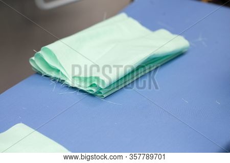 Any Protective Mask Made Of Fabric Must Be Ironed Before Being Handed Over To The Customer.