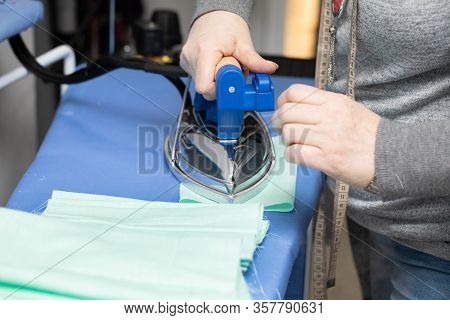 Any Protective Mask Made Of Fabric Must Be Ironed Before Being Handed Over To The Customer.