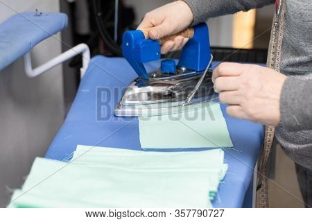 Any Protective Mask Made Of Fabric Must Be Ironed Before Being Handed Over To The Customer.