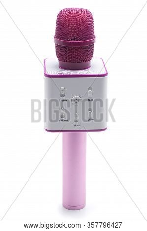 Wireless Microphone With Built-in Speaker, For Use For Karaoke