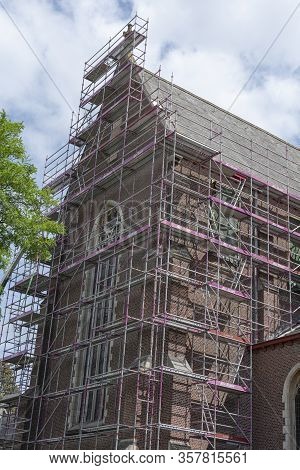 Sint Gillis Waas, Belgium, 16 August 2019, Scaffolding Against The Sant'egidio Church For A Major Re