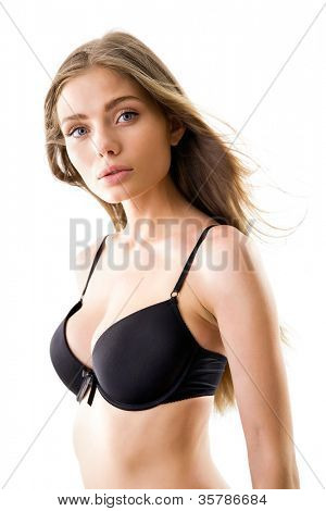 Bella donna semi-vestita con magnifici capelli