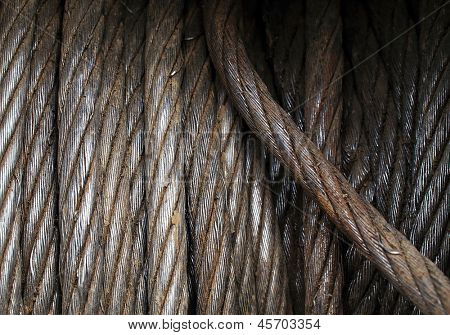 Detalhe de um grande guincho enrolamento de um cabo de aço