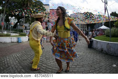 Couple Dancing Lining