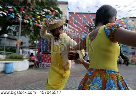 Couple Dancing Lining