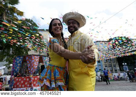 Couple Dancing Lining