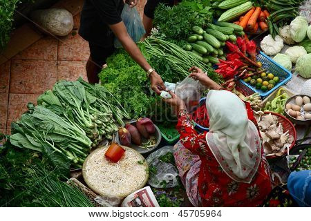 Marché aux légumes traditionnel asiatique