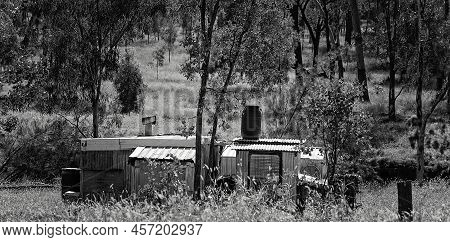 Home Of Sapphire Miners Living On Their Claim In The Gem Fossicking Areas At Rubyvale And Sapphire Q