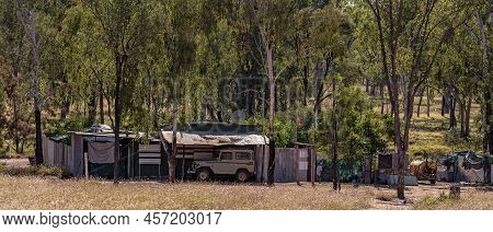 Home Of Sapphire Miners Living On Their Claim In The Gem Fossicking Areas At Rubyvale And Sapphire Q