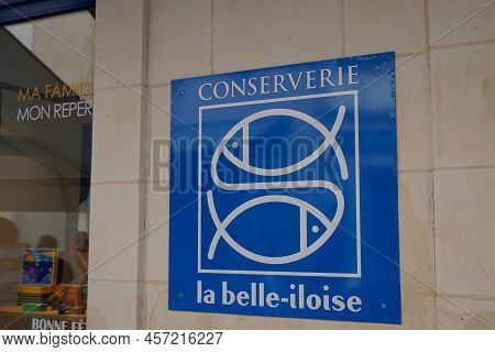 Bordeaux , Aquitaine  France - 06 25 2022 : La Belle Iloise Logo Brand And Text Sign Of French Canne