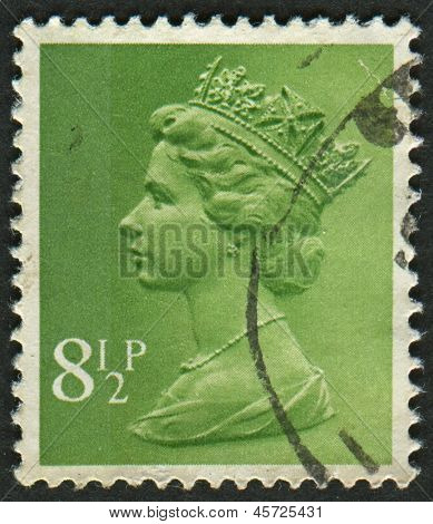 UK-cca 1975: známka vytištěna ve Velké Británii ukazuje obraz Elizabeth II je konstituční panovník 16