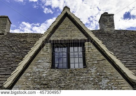 Bibury, Gloucestershire, Uk - June 2: Vintage Architecture Of Cotswolds Area On 2 June 2022 In Bibur