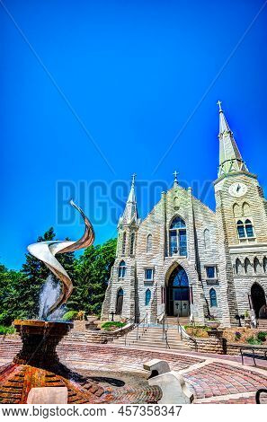 Omaha, Nebraska, Us - 5.2022 - St. Johns Parish Catholic Church On The Campus Of Creighton Universit