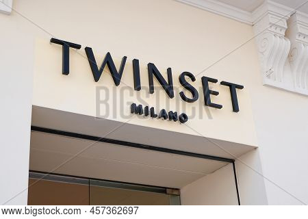 Nice , Paca  France - 06 15 2022 : Twinset Milano Store Logo Brand And Text Sign By Simona Barbieri 