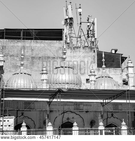 Gurudwara Sis Ganj Sahib Is One Of The Nine Historical Gurdwaras In Old Delhi In India, Sheesh Ganj