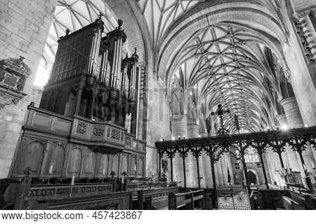 Tewkesbury.gloucestershire.united Kingdom.june 2nd 2022.view Of The Inside Of Tewkesbury Abbey In Gl