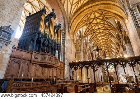 Tewkesbury.gloucestershire.united Kingdom.june 2nd 2022.view Of The Inside Of Tewkesbury Abbey In Gl