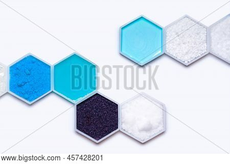 Chemical Ingredient In Hexagonal Molecular Shaped Container. Sodium Thiosulfate, Copper (ii) Sulfate