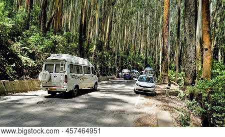 Ooty,tamilnadu,india-june 04 2022: Tourists Passing And Stopping In Gudalur To Ooty Road Enjoying Sc