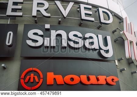 Krakow, Poland - April 26, 2022: Advertising Banner With The Inscription Sinsay Placed On A Stylish 