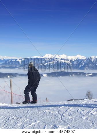 Snowboarding Over skyerne