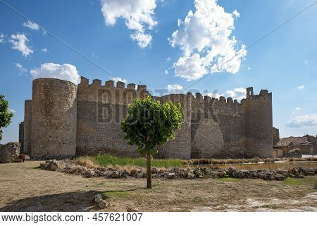 Castle Of The Medieval Village Of Urueña, Valladolid