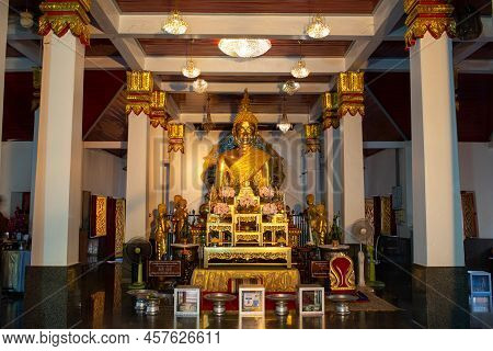 Sakon Nakorn , Thailand - December 25 , 2018 : Luang Phua Phra Ong Saen Is A Place Of Worship For Th