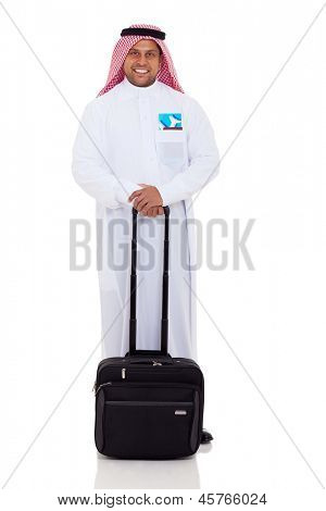 glücklich männlich arabian Business Reisenden mit Gepäck und Air ticket