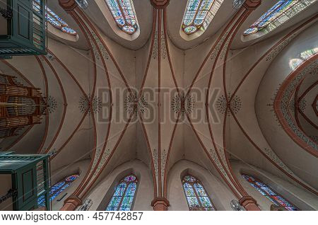 Kordel, Rhineland-palatinate -  Germany - 07 26 2020: Interior Design Of The Ceiling Of The Catholic