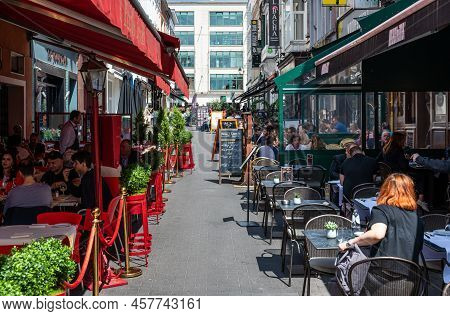 Ixelles, Brussels Capital Region, Belgium - 07 03 2022 - Terraces Of Lunch Restaurants In The Pedest