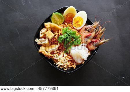 Laksa, Laksa Curry Made From Vermicelli, Noodles, Bean Sprouts, Egg, Tofu Lime, And Shrimp With A Sp