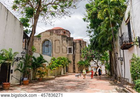 30.06.2022 Santo Domingo, Dominican Republic El Conde Street And Famous Calle Las Damas. Colonial Zo