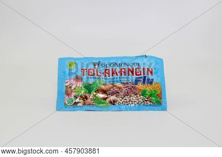 Jawa Barat, Indonesia - July 09, 2022 : The Packaging Sachet For The Traditional Herbal Medicine Liq