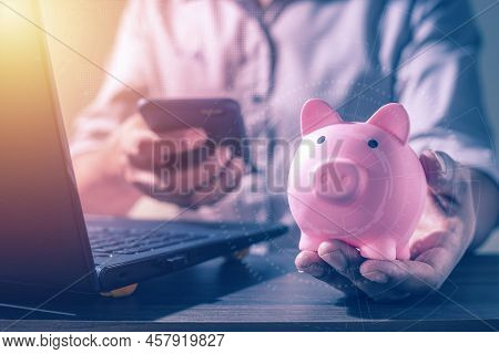Online Banking And Internet Banking Savings Concept, Online Investment Savings, Online Stock Investo