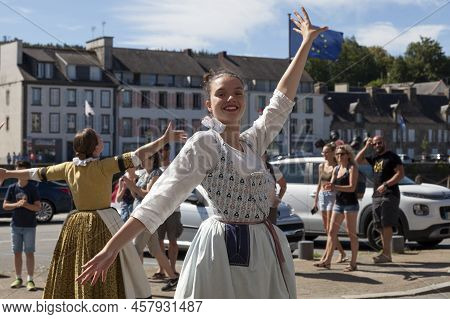 Landerneau, France - July 10 2022: Dancers Of The Eostiged Ar Stangala From Quimper During The Kann 