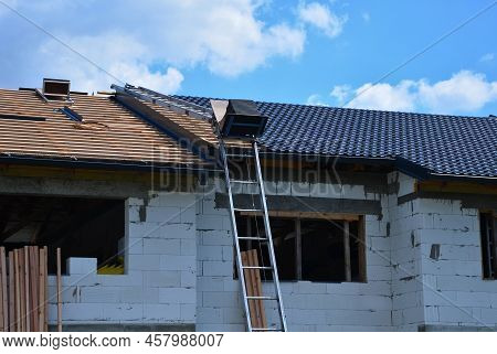 Inclined Lift, Transport And Lifting Equipment On Every Construction Site. Among The Main Advantages