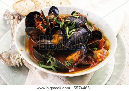 mussels in tomato sauce