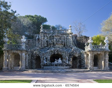 Poets grotto