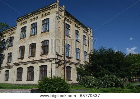 KIEV, UKRAINE - 26 MAY 2014:Historica area of the campus of Polytechnic University. May 26 , 2014 in Kiev, Ukraine 