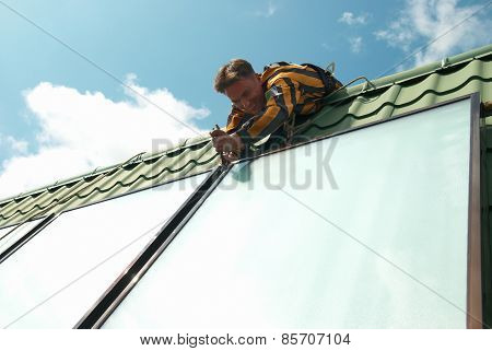Erector Of Solar Water System