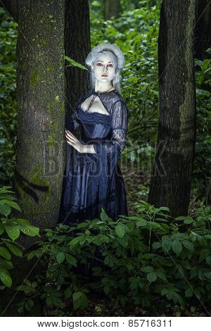 Beautiful Girl Cast In The Woods.