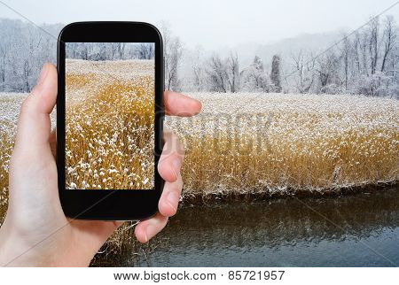 Tourist Photographs Of Hudson River In Winter