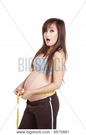임신 맨 손으로 배꼽 테이프 충격된