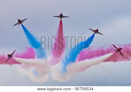 blue and red display team Making Clouds