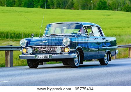 Opel Kapitan