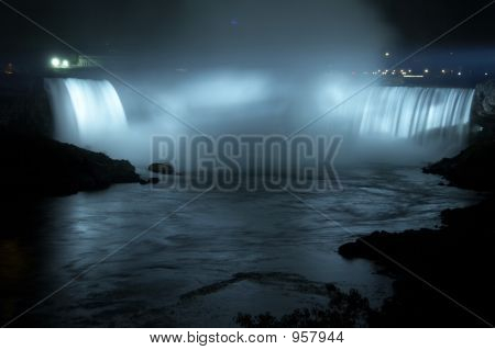 Niagara Falls - Horseshoe Falls (Canadian Falls) om natten