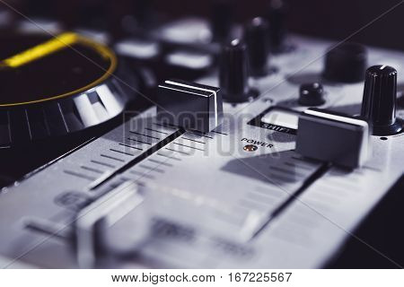 Dj Midi Controller Turntable To Play Music On Party