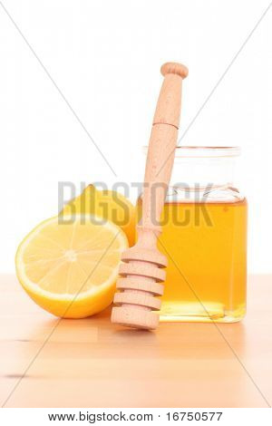 เย็นและไข้หวัดแก้ไข - น้ำผึ้งและมะนาว