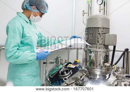 Scientist Check How Work Compressor