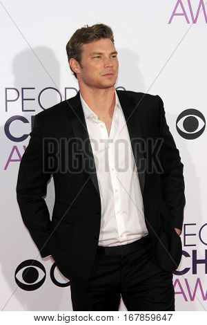 LOS ANGELES - JAN 18:  Derek Thaler at the People's Choice Awards 2017 at Microsoft Theater on January 18, 2017 in Los Angeles, CA